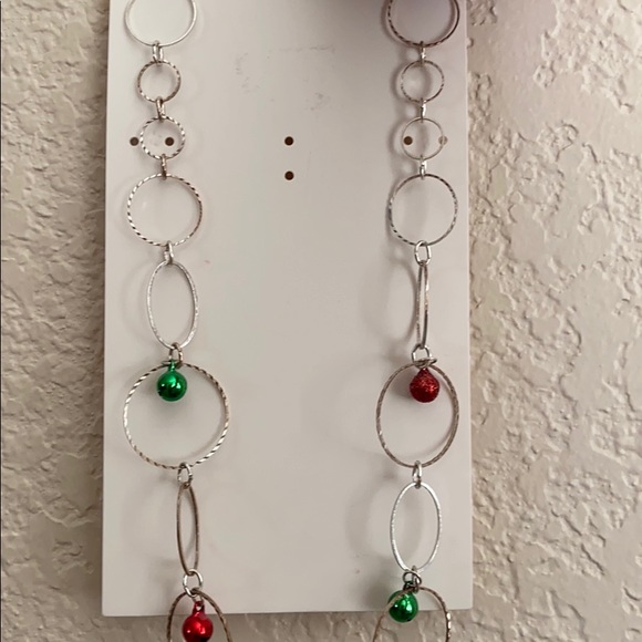 Cute festive,silver,circle necklace - Picture 2 of 2